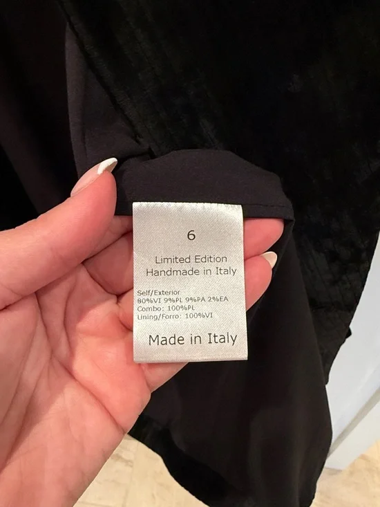 Valentina Shah Limited Edition Black Velvet Longline Blazer - Picture 3 of 4